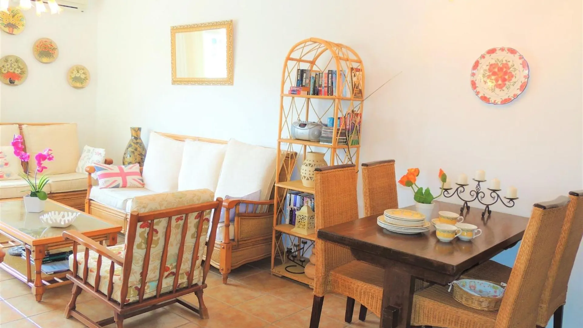 Great Apartment With View Эмпуриабрава