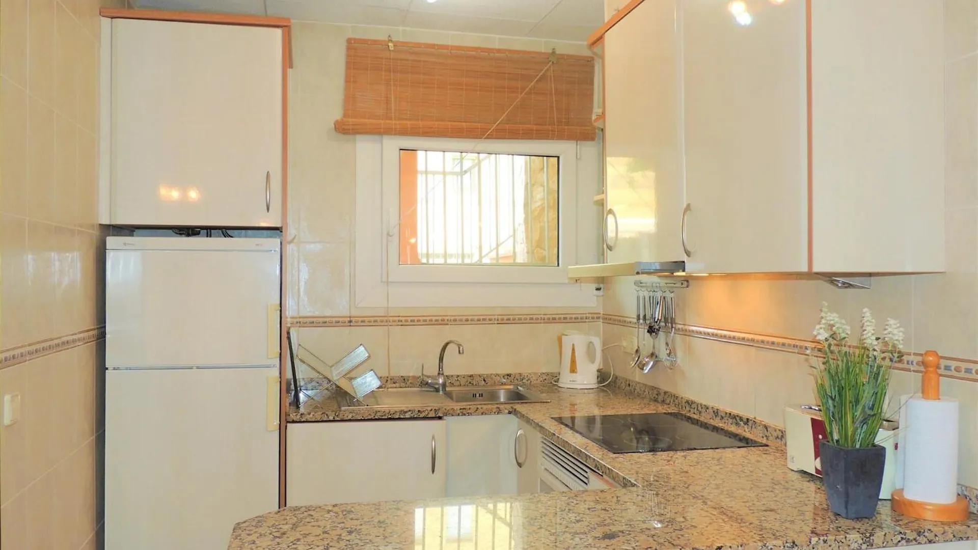 Great Apartment With View Эмпуриабрава