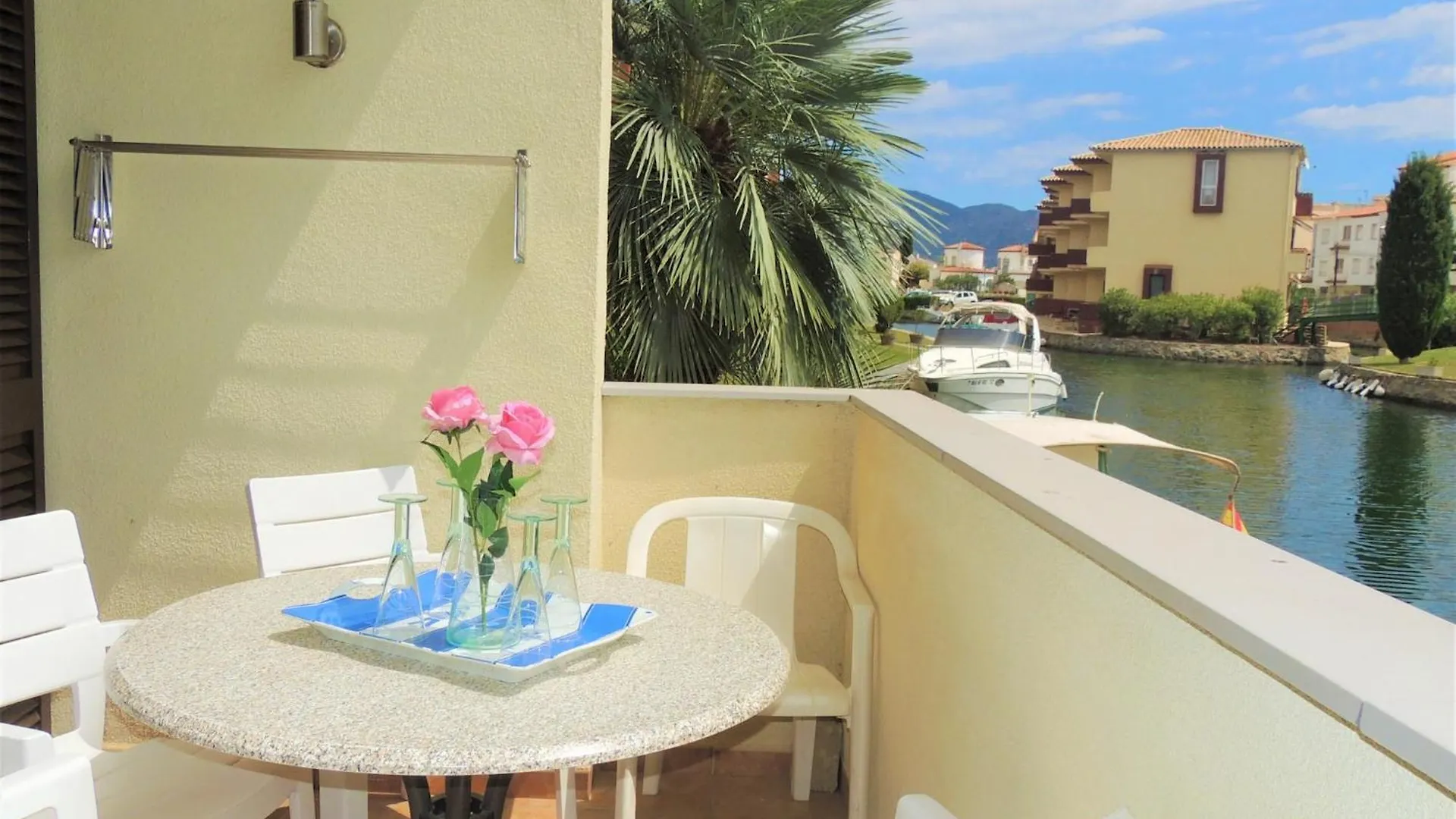 Great Apartment With View Empuriabrava Spain